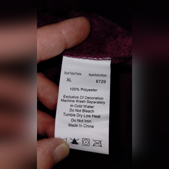 Just Love Wine Plush Robe - Picture 4 of 4